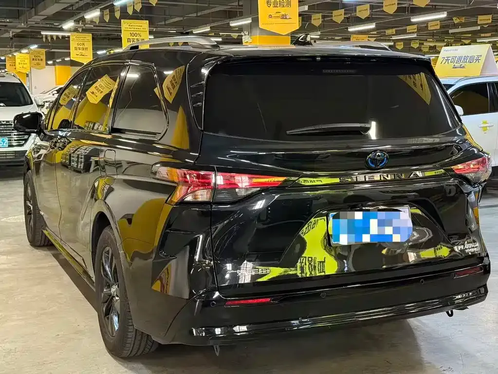 Toyota Sienna 2022 из CN, фото 3