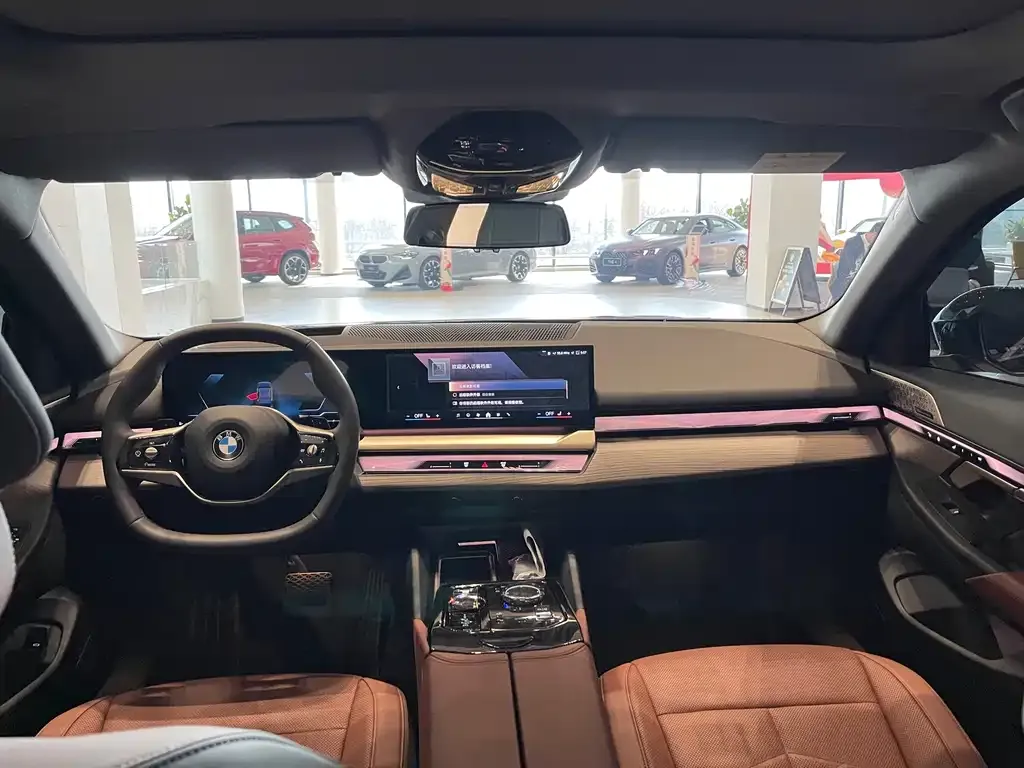 BMW 5 Series 2025 из CN, фото 6