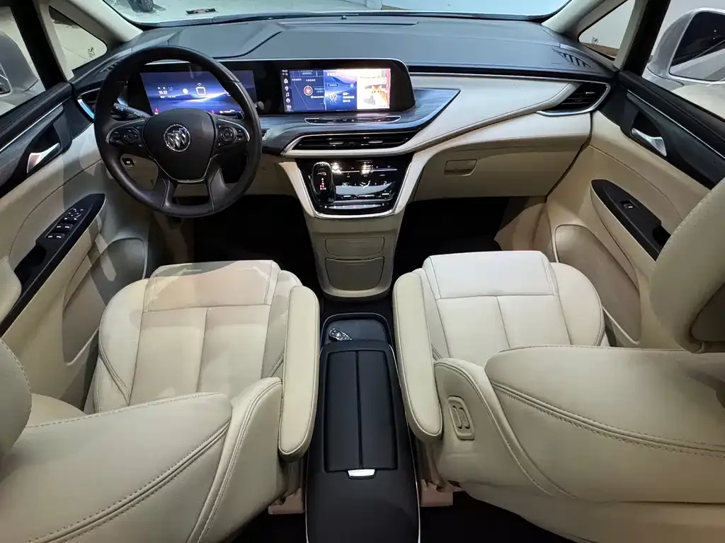 Buick GL8 2023 из CN, фото 3
