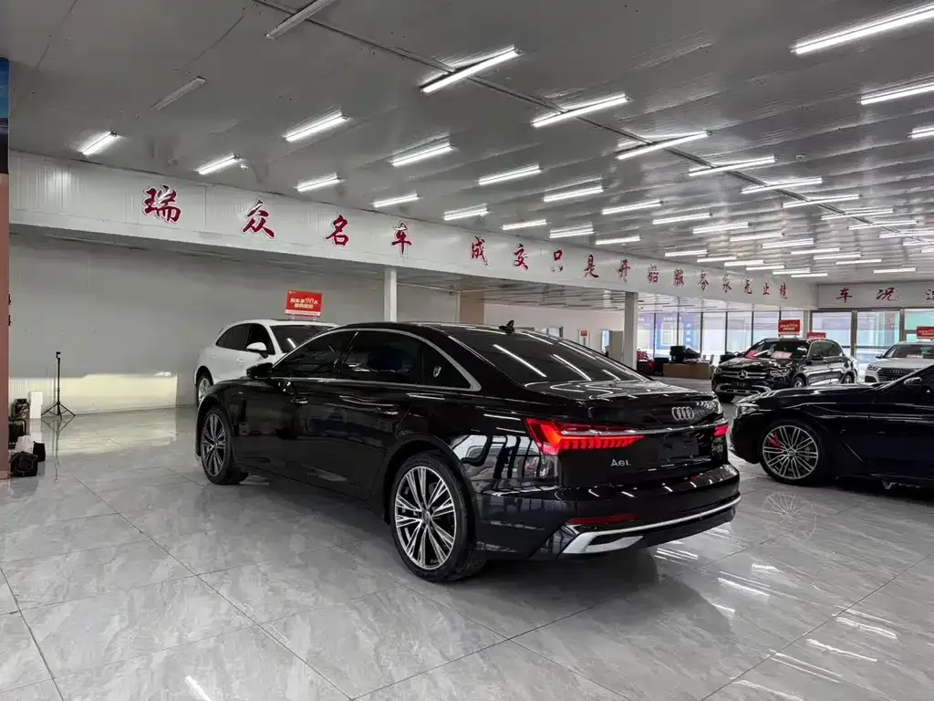 Audi A6L 2023 из CN, фото 6