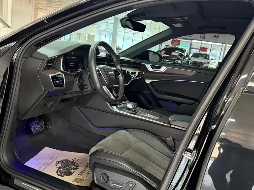 Audi A6L 2023 из CN, фото 10