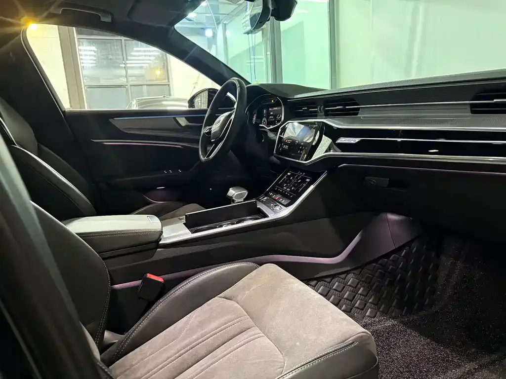 Audi A6L 2022 из CN, фото 6