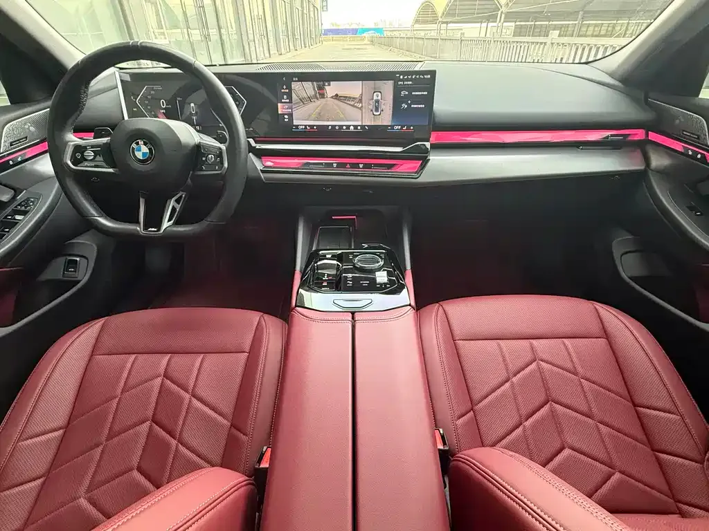 BMW 5 Series 2025 из CN, фото 8