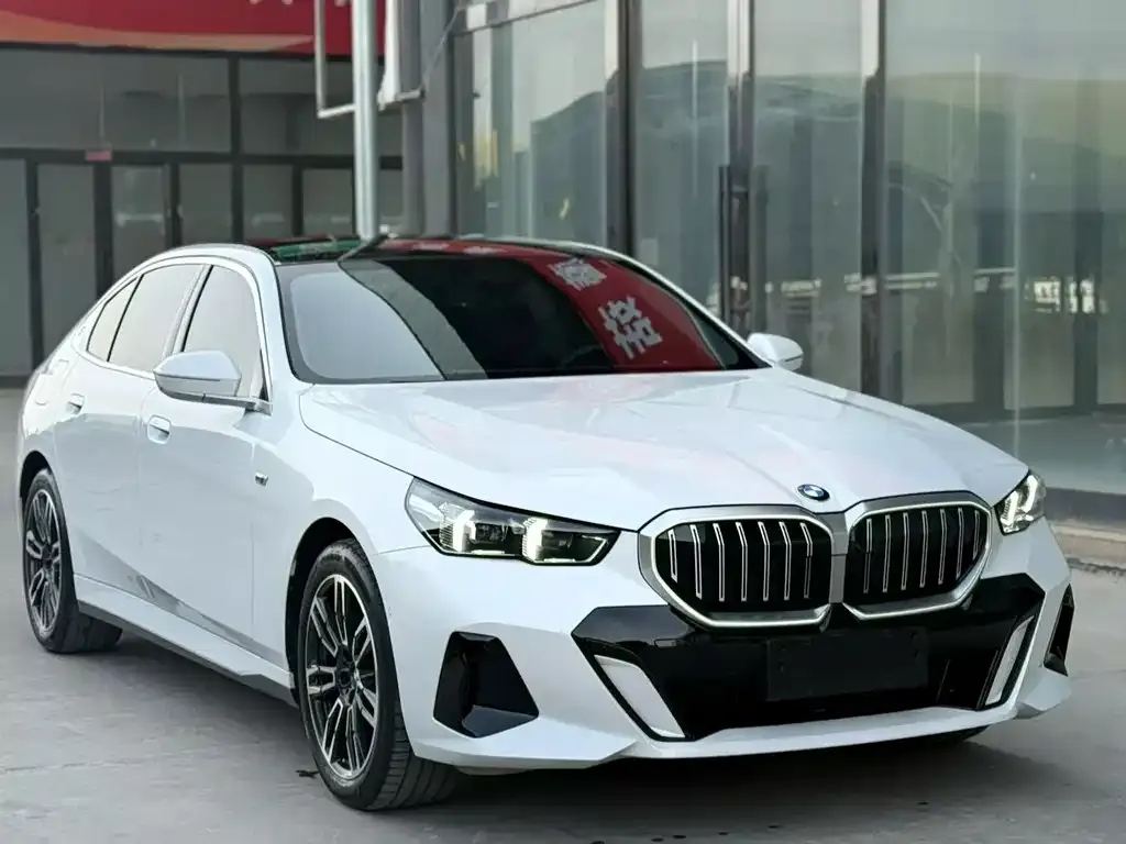 BMW 5 Series 2025 из CN, фото 2