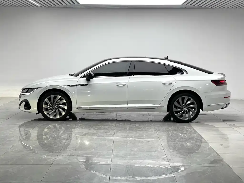 Volkswagen CC 2022 из CN, фото 8
