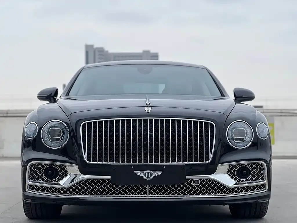 Bentley Flying Spur 2024 из CN, фото 9