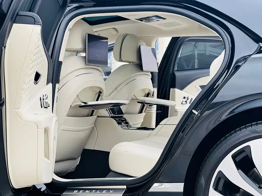 Bentley Flying Spur 2024 из CN, фото 4