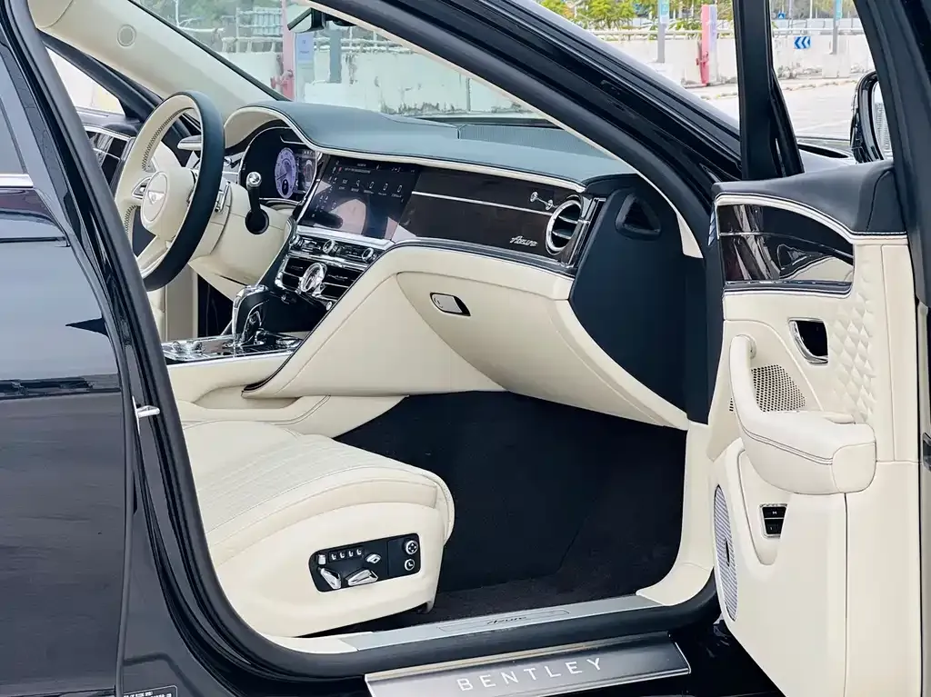 Bentley Flying Spur 2024 из CN, фото 10