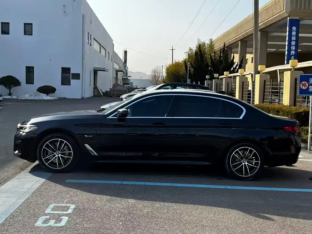 BMW 5 Series New Energy — фото 6