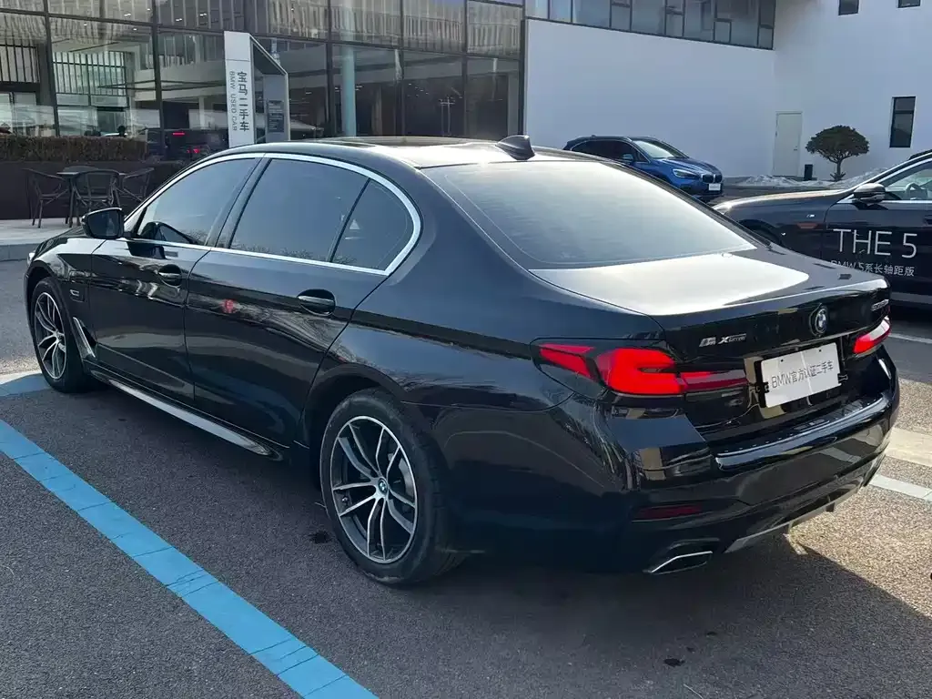 BMW 5 Series New Energy — фото 4