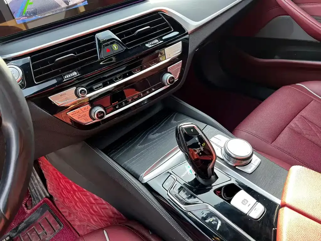 BMW 5 Series New Energy — фото 10