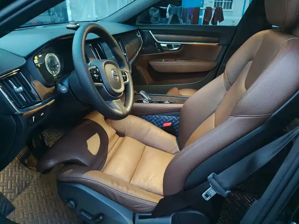 Volvo S90 2021 из CN, фото 6