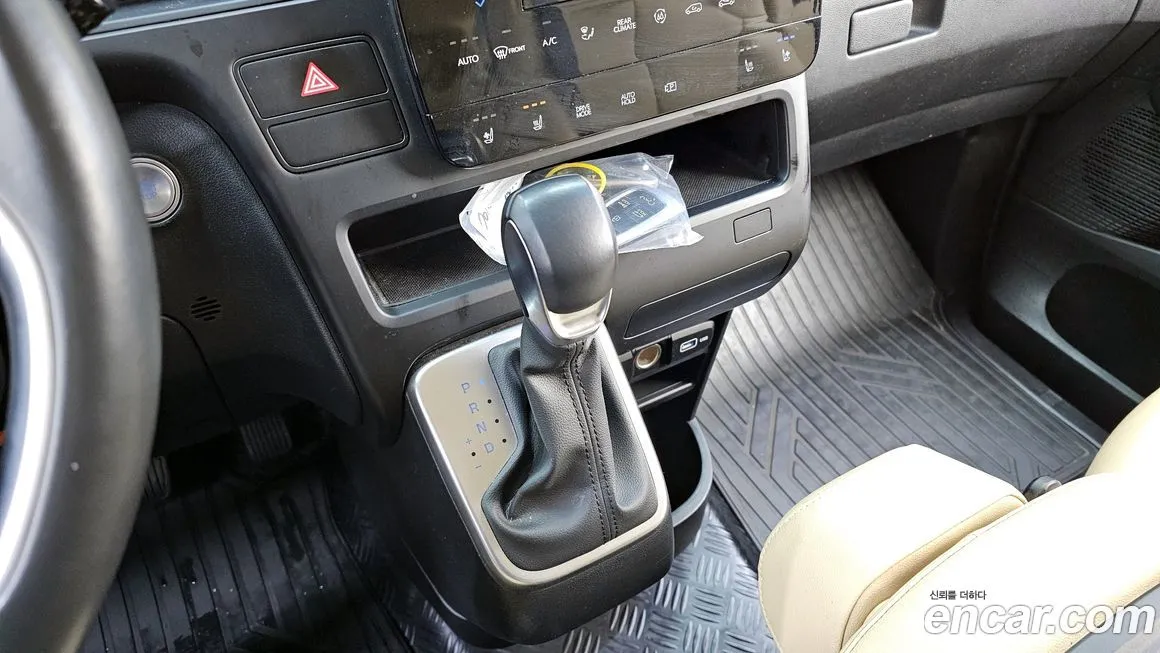 Hyundai Staria — фото 3