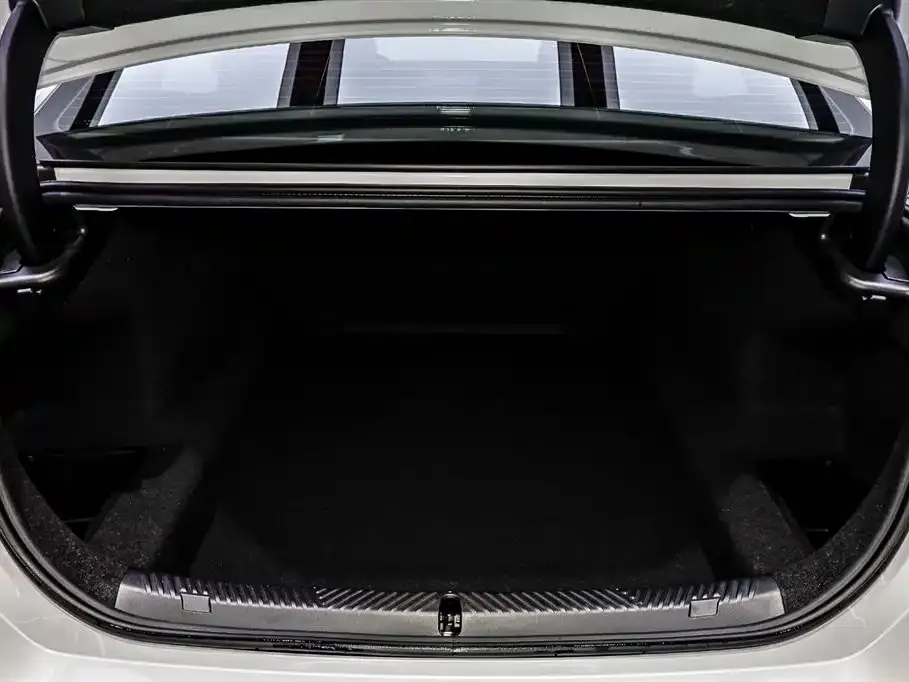 BMW 5 Series — фото 6