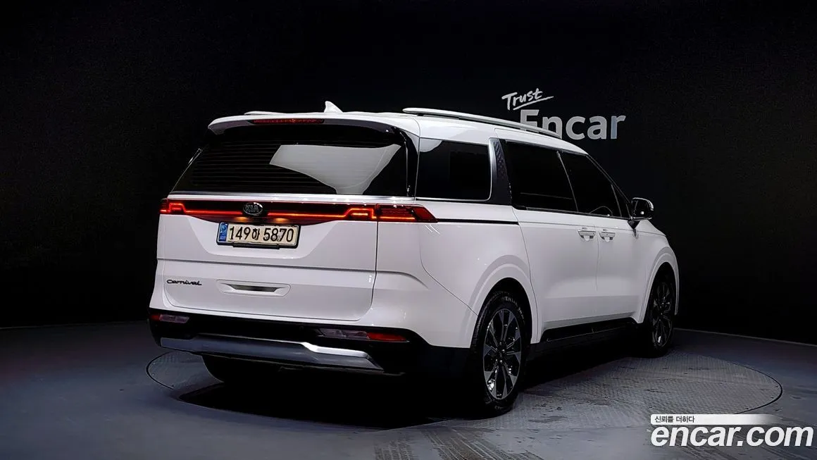 Kia Carnival — фото 2
