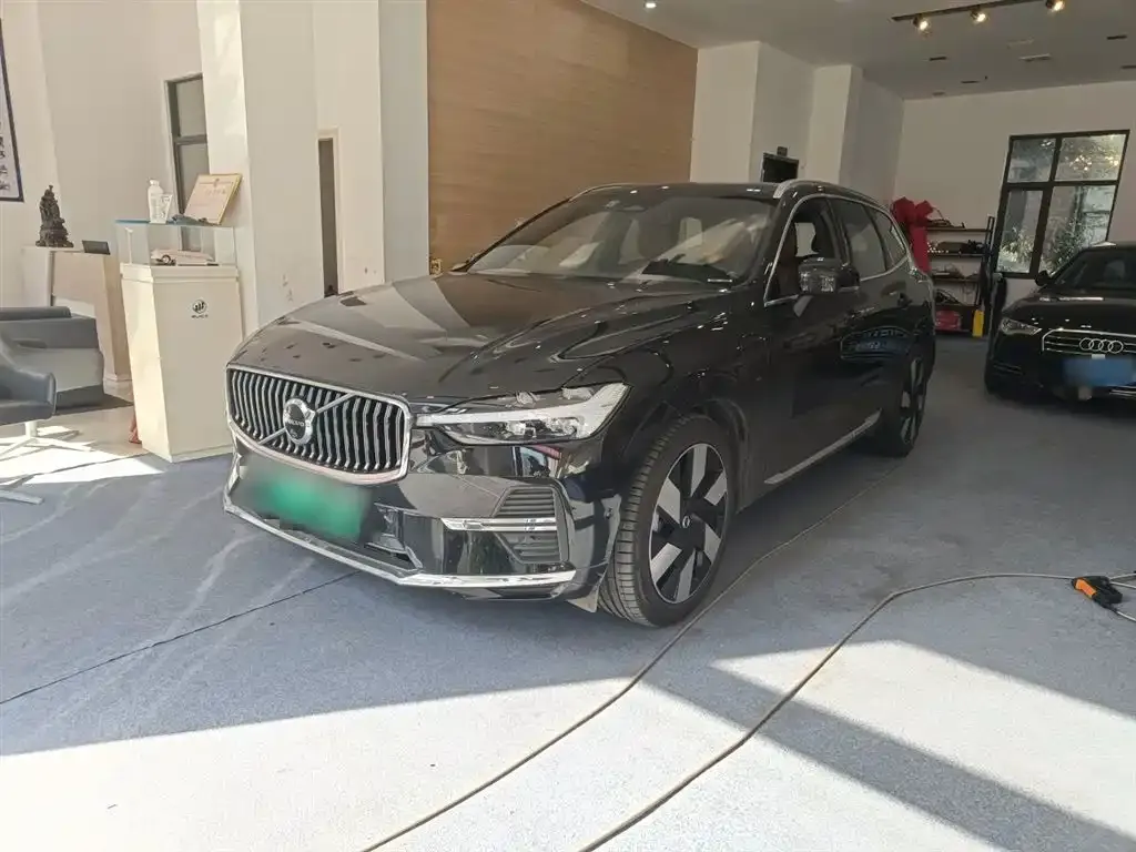 Volvo XC60 PHEV 2024 из CN, фото 4