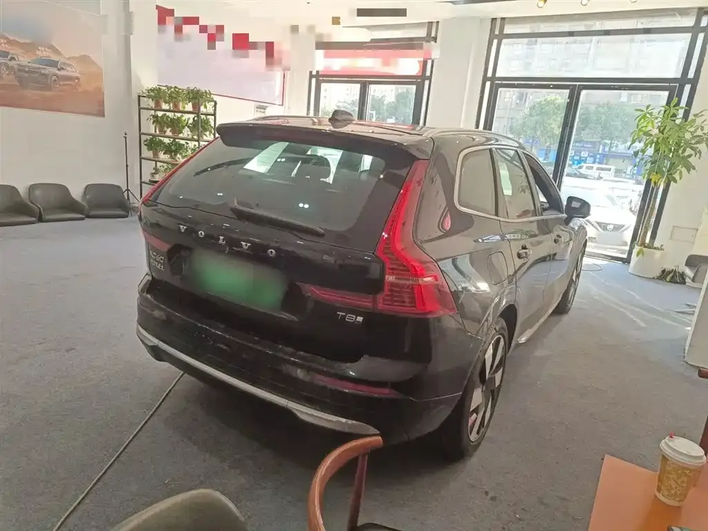 Volvo XC60 PHEV 2024 из CN, фото 5