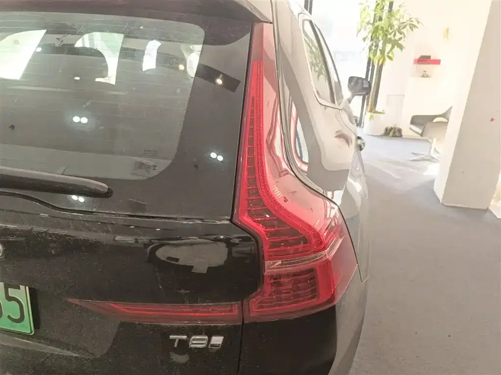 Volvo XC60 PHEV 2024 из CN, фото 3