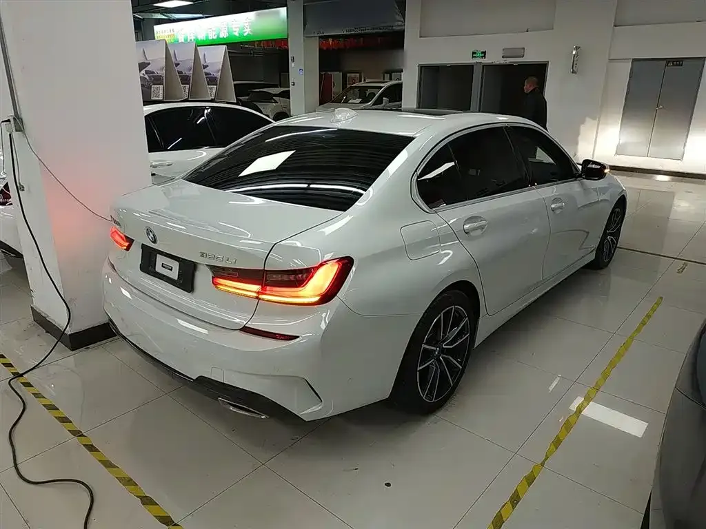 BMW 3 Series 2021 из CN, фото 8