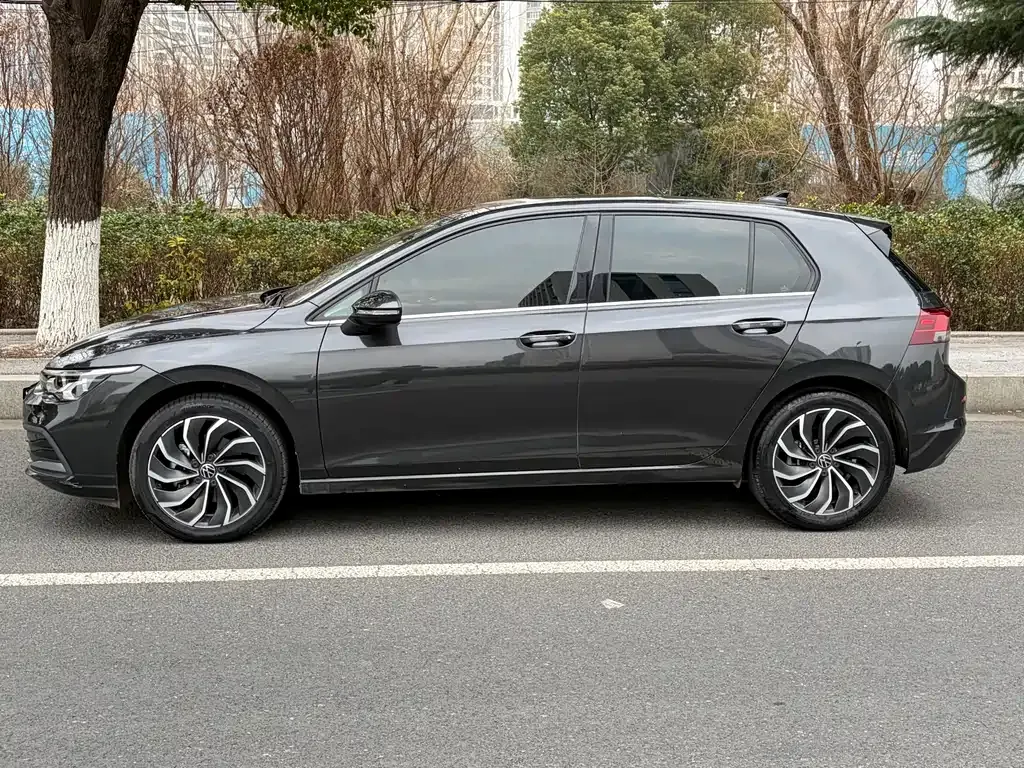 Volkswagen Golf 2023 из CN, фото 8