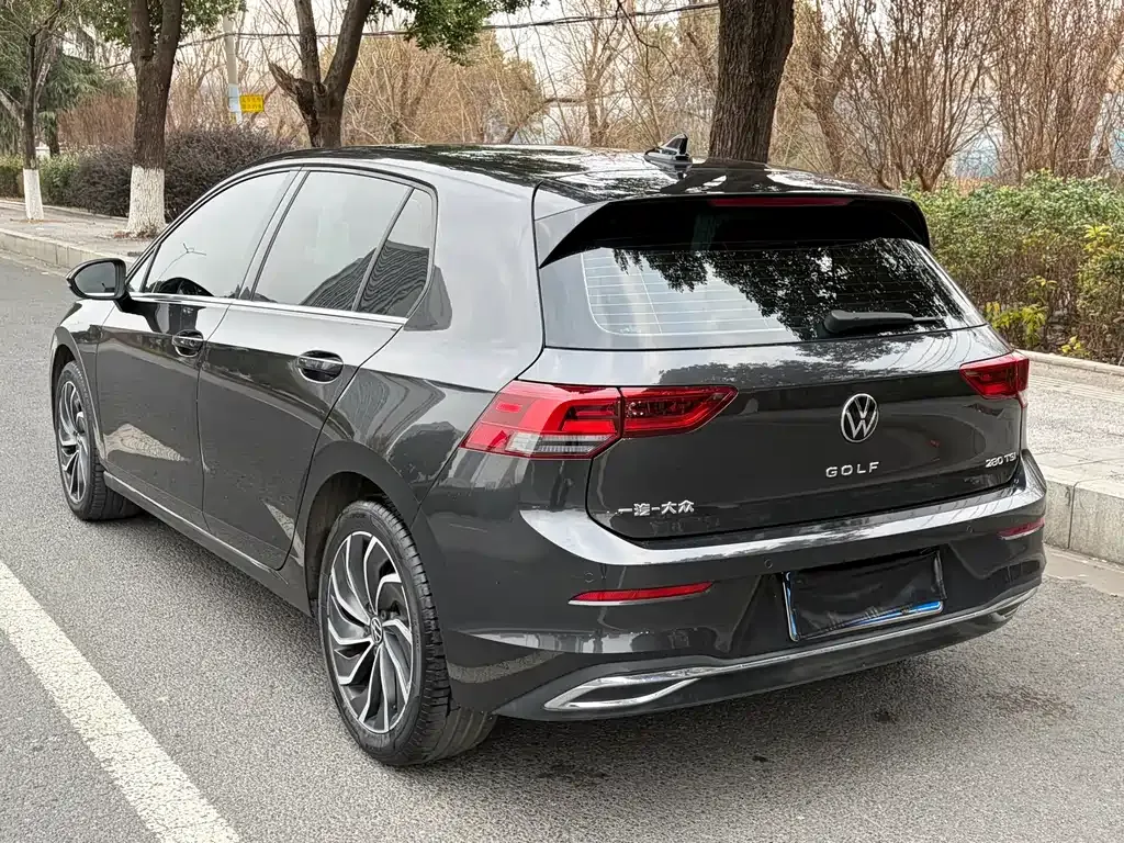 Volkswagen Golf 2023 из CN, фото 5