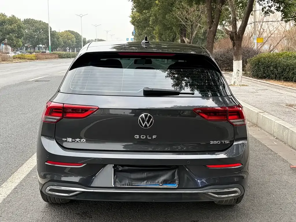 Volkswagen Golf 2023 из CN, фото 10