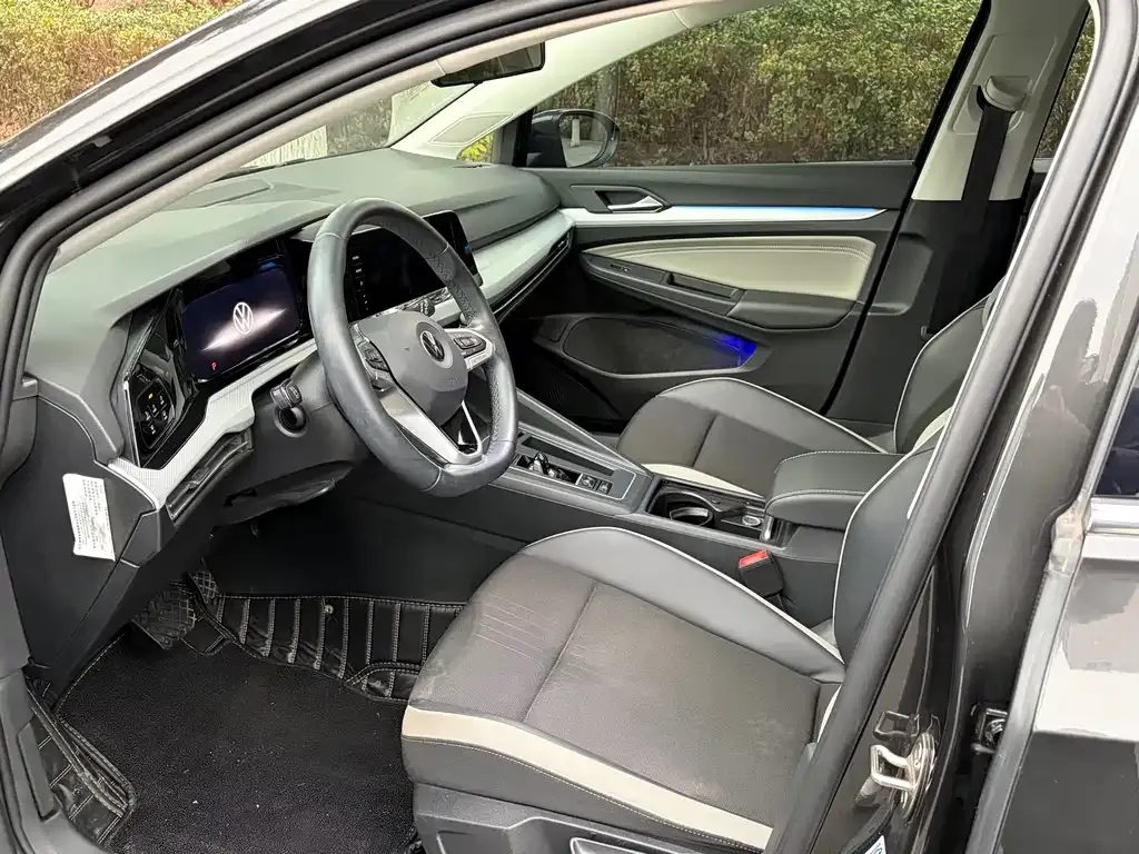 Volkswagen Golf 2023 из CN, фото 3