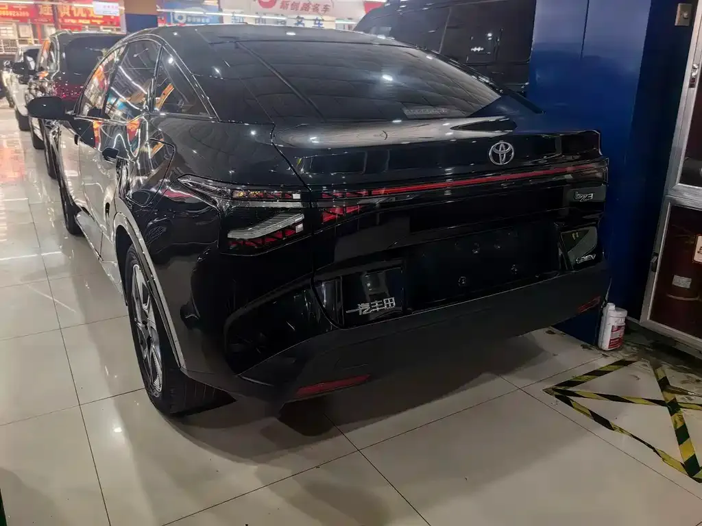 Toyota bZ3 2023 из CN, фото 4