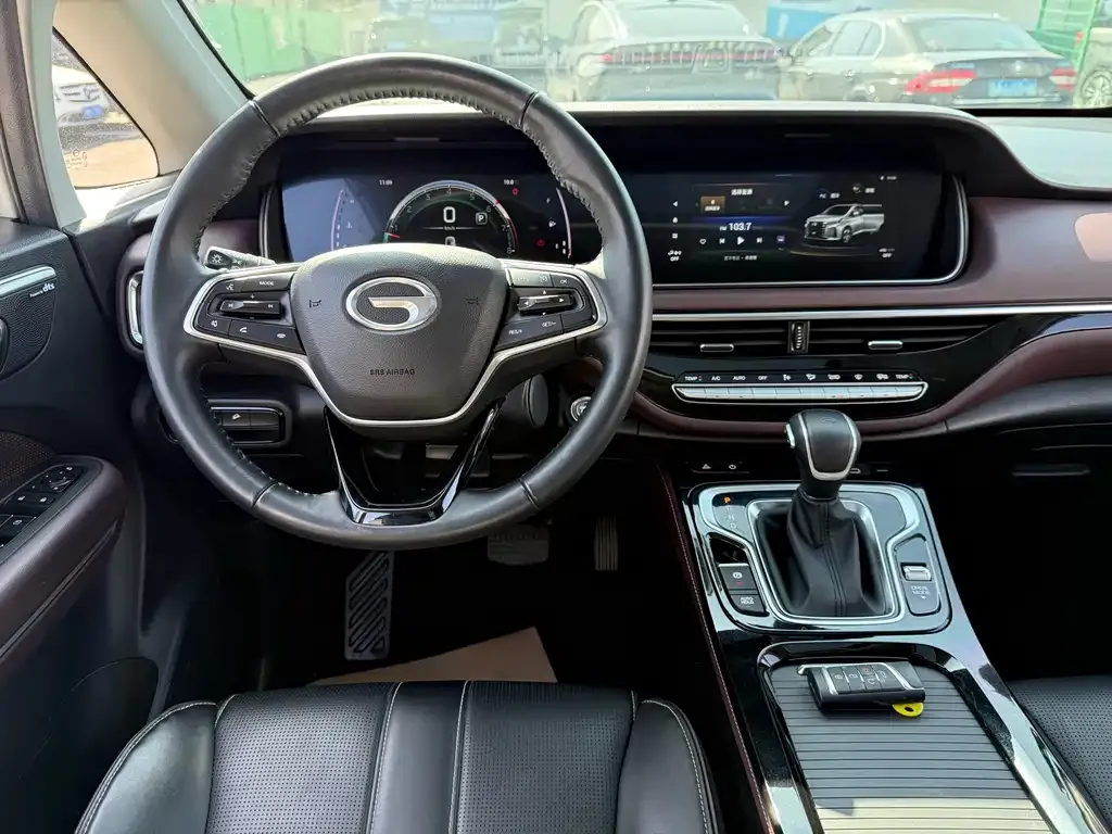 GAC Motor Trumpchi M6 — фото 10