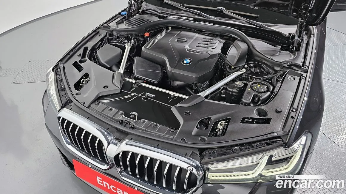 BMW 5-Series 2023 из KR, фото 9