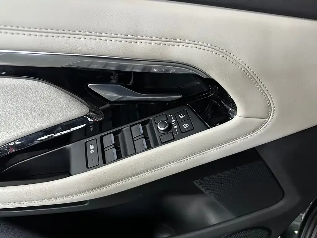 Land Rover Evoque 2021 из CN, фото 2