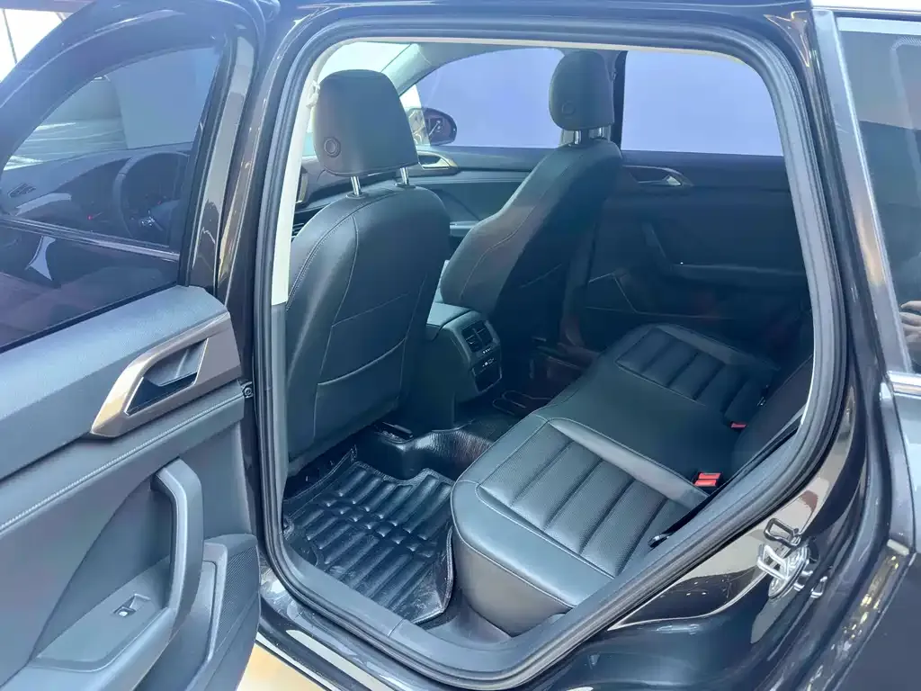 Volkswagen Tharu 2022 из CN, фото 6