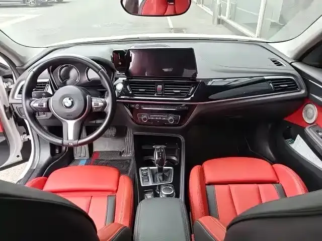 BMW 1 Series 2022 из CN, фото 2