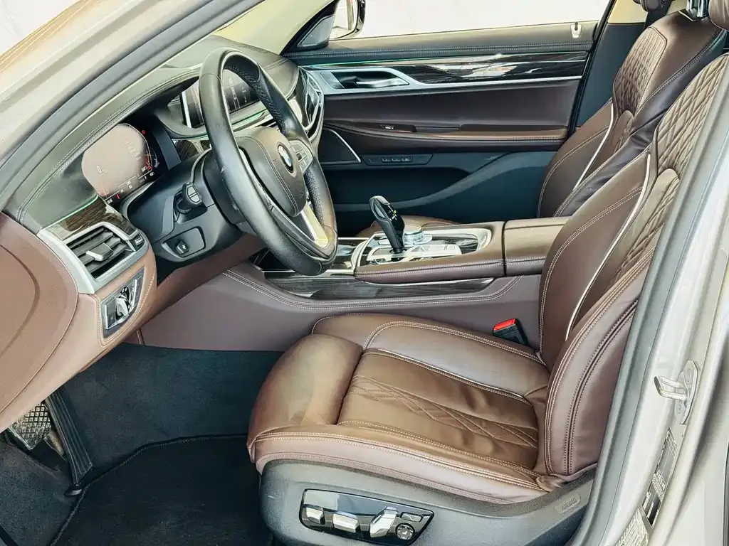 BMW 7 Series 2021 из CN, фото 5