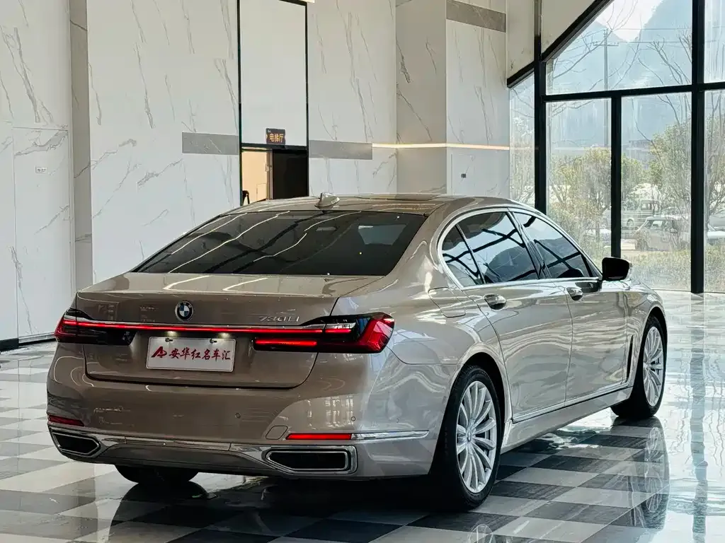 BMW 7 Series 2021 из CN, фото 6