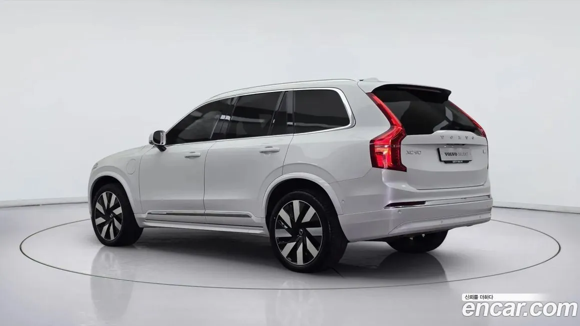 Volvo XC90 — фото 6