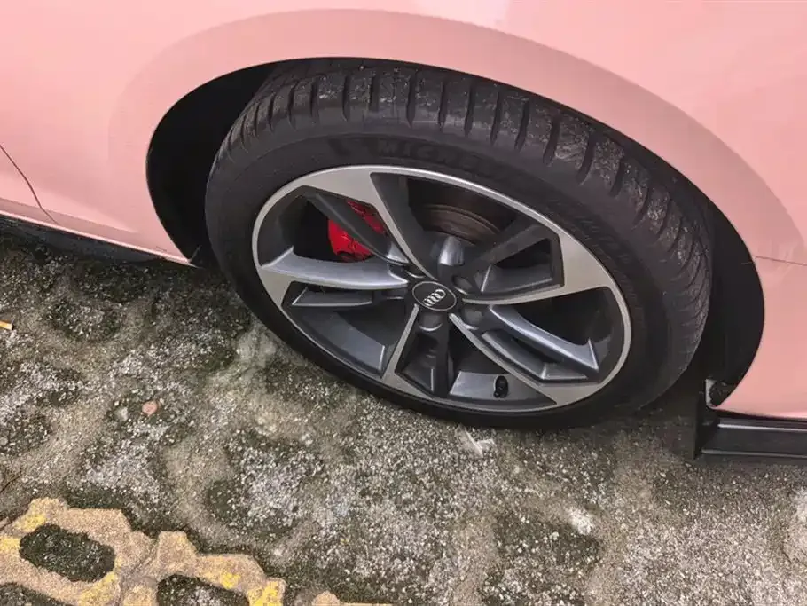 Audi A4L 2021 из CN, фото 8