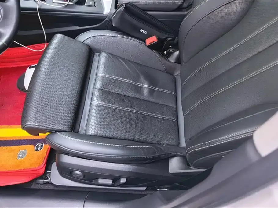 Audi A4L 2021 из CN, фото 10