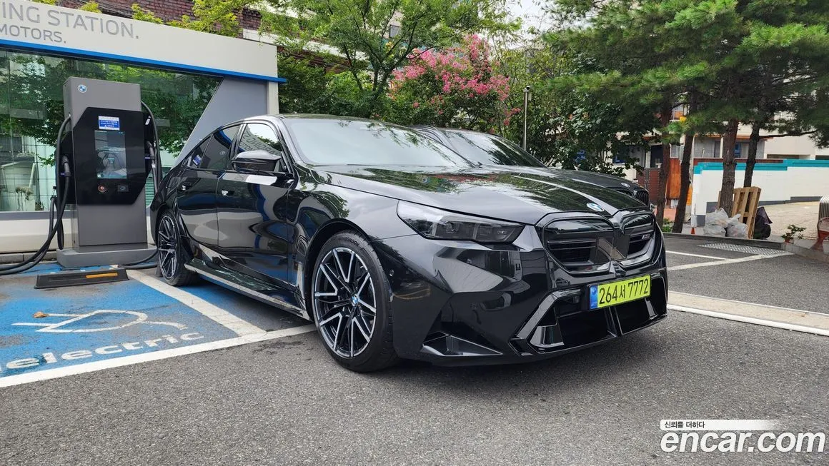 BMW M5 2025 из KR, фото 3