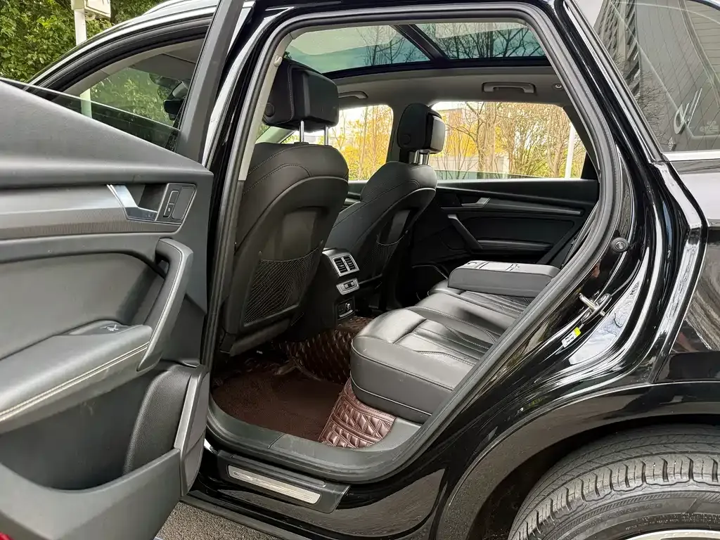 Audi Q5L 2022 из CN, фото 8