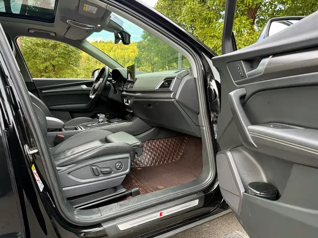 Audi Q5L 2022 из CN, фото 9