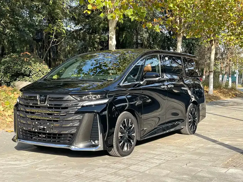 Toyota Vellfire 2024 из CN, фото 1