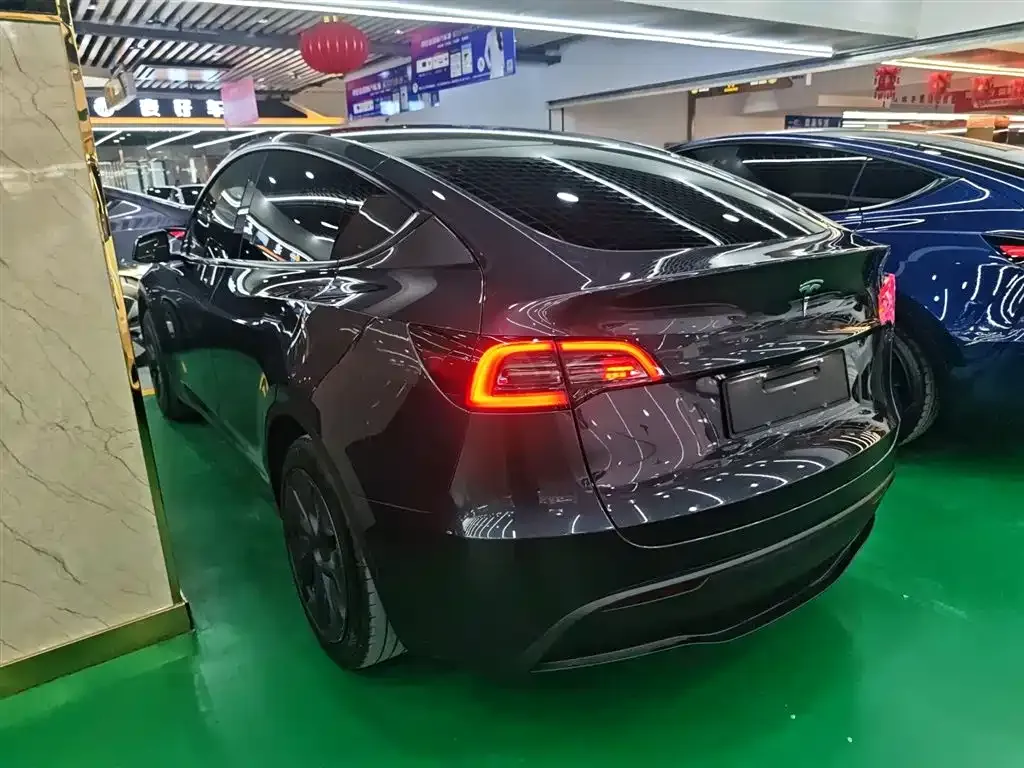 Tesla Model Y — фото 7