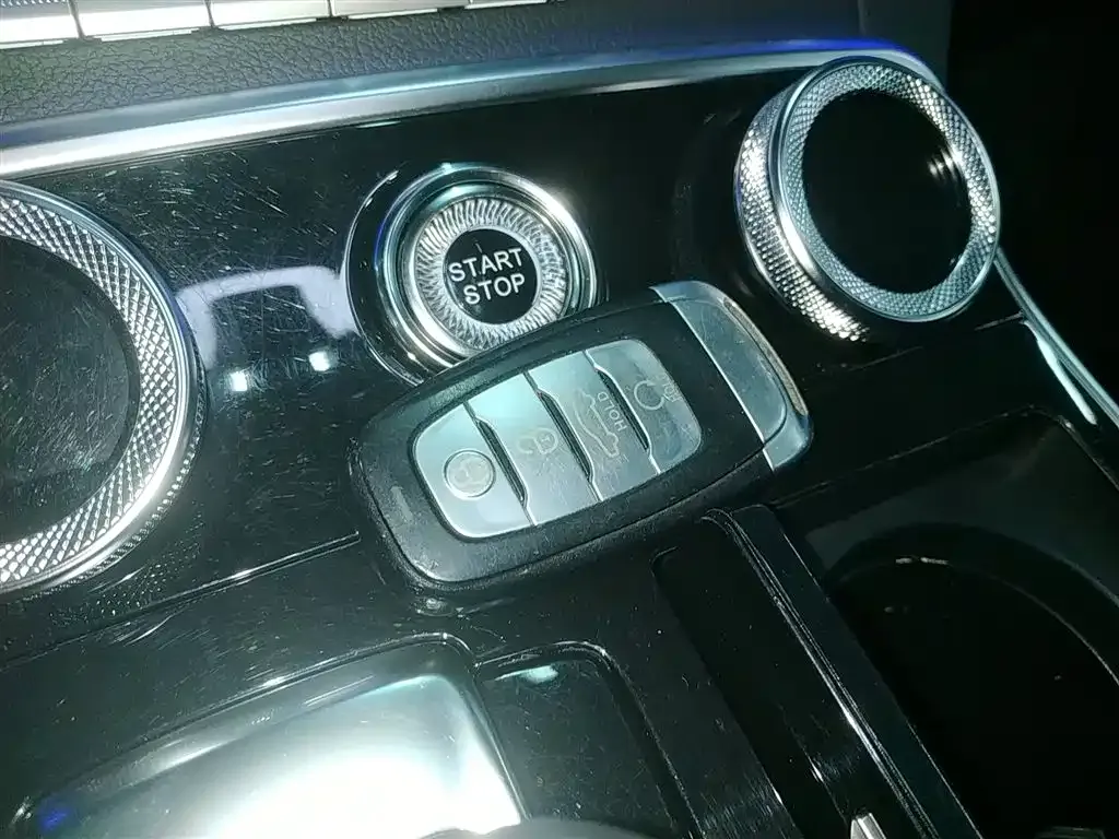 Hongqi H9 2021 из CN, фото 10