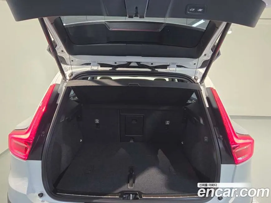 Volvo XC40 2025 из KR, фото 9