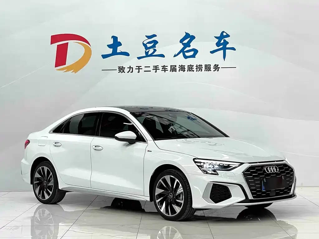 Audi A3 2023 из CN, фото 2