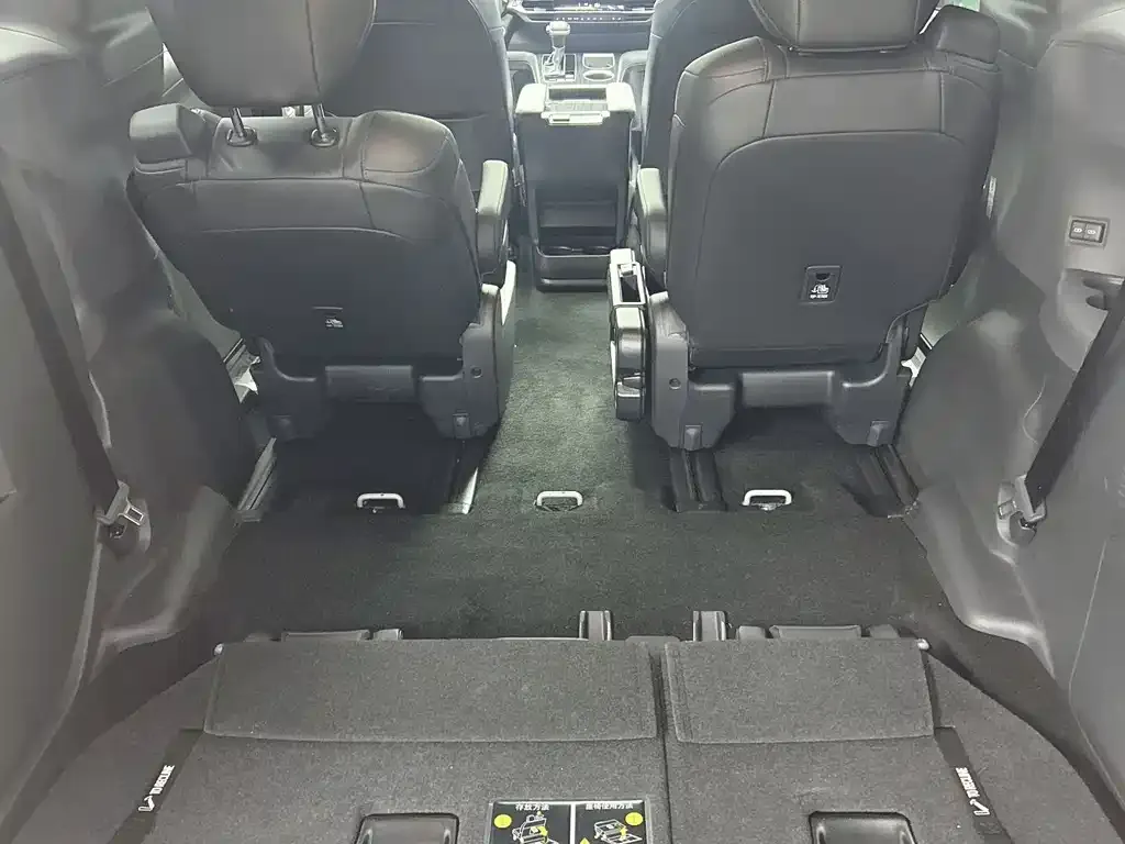 Toyota Sienna 2024 из CN, фото 9