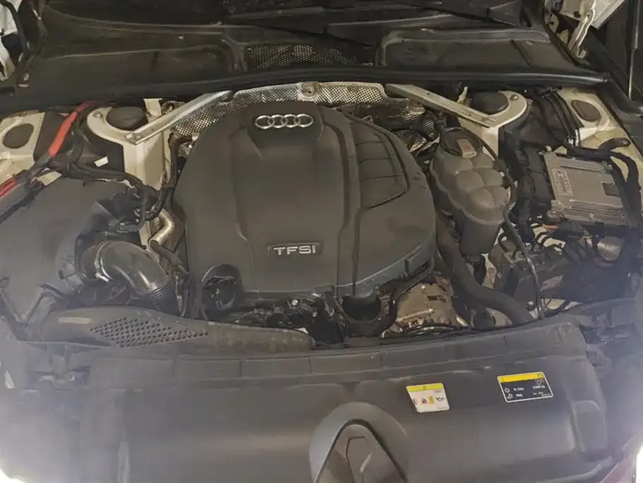 Audi A4L 2021 из CN, фото 9