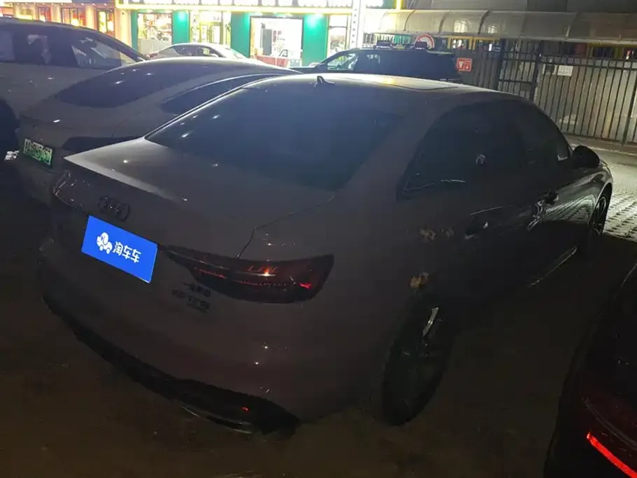 Audi A4L 2021 из CN, фото 4