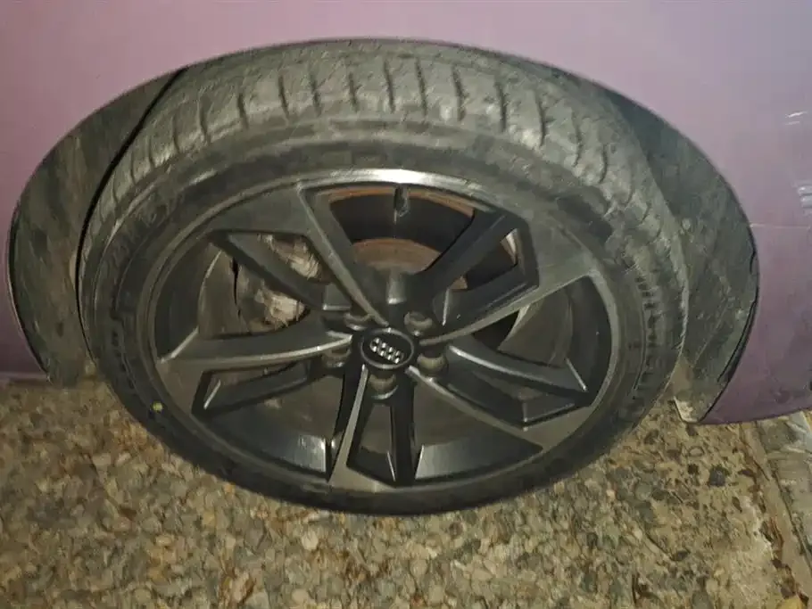 Audi A4L 2021 из CN, фото 10